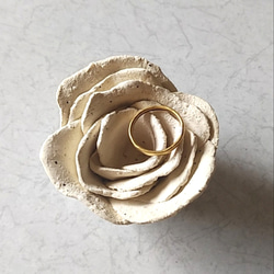 陶の一輪挿し(試験管1本付)【アンティーク風の白いバラ】 11枚目の画像
