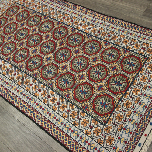 魅力の アフガニスタン製 ヴィンテージラグ トライバルラグ 100×223