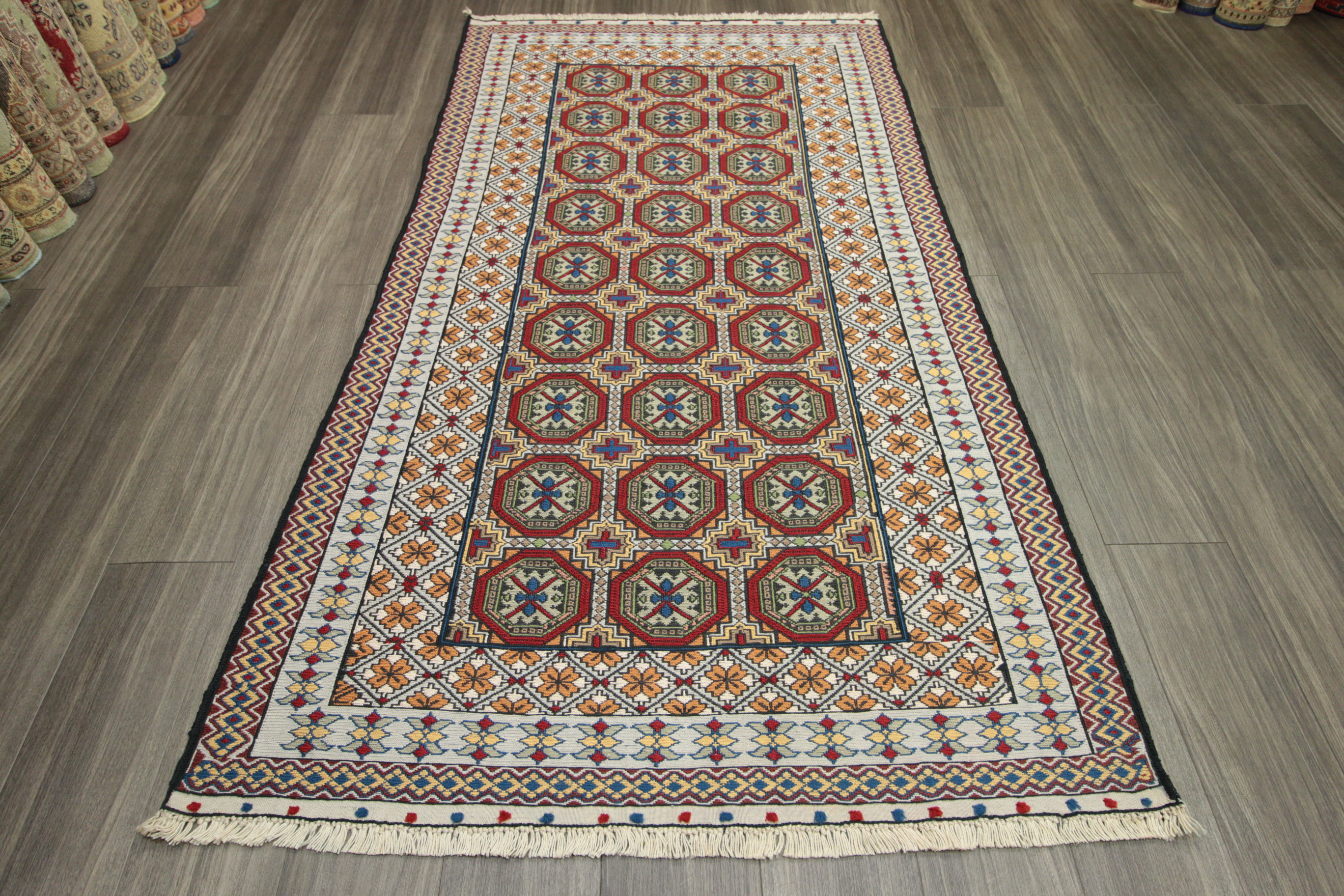 魅力の アフガニスタン製 ヴィンテージラグ トライバルラグ 100×223