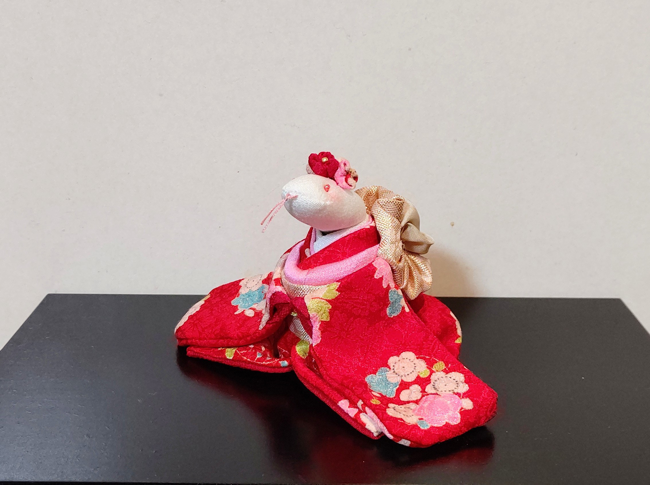 10143 人形の着物　古布ちりめん