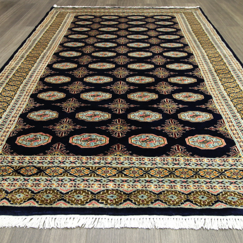 新品 トルクメンボハラデザイン 艶々高級ラグ パキスタン手織り 新品 トルクメンボハラデザイン 艶々高級ラグ パキスタン手織り
