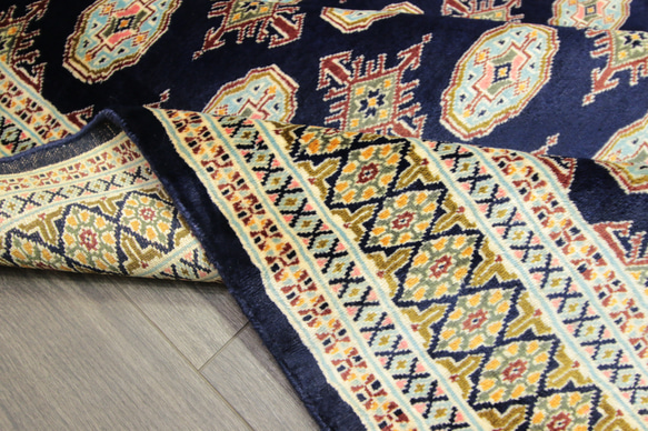 新品　トルクメンボハラデザイン　艶々高級ラグ　パキスタン手織り絨毯　アクセントラグ　126x190cm　＃150 5枚目の画像