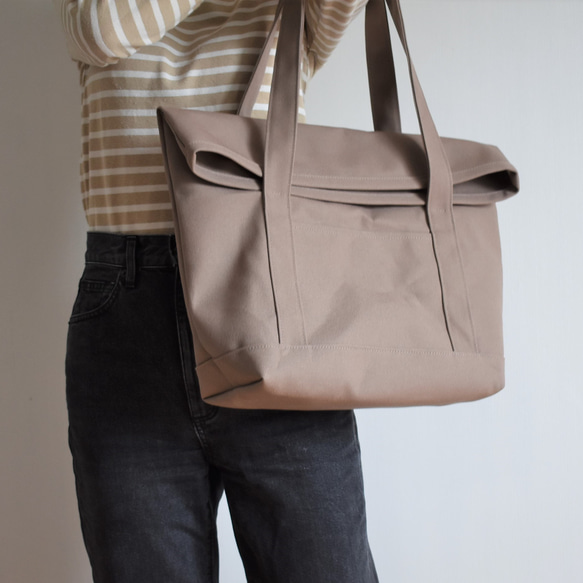 BEND TOTE BAG（マットブラウン） 2枚目の画像