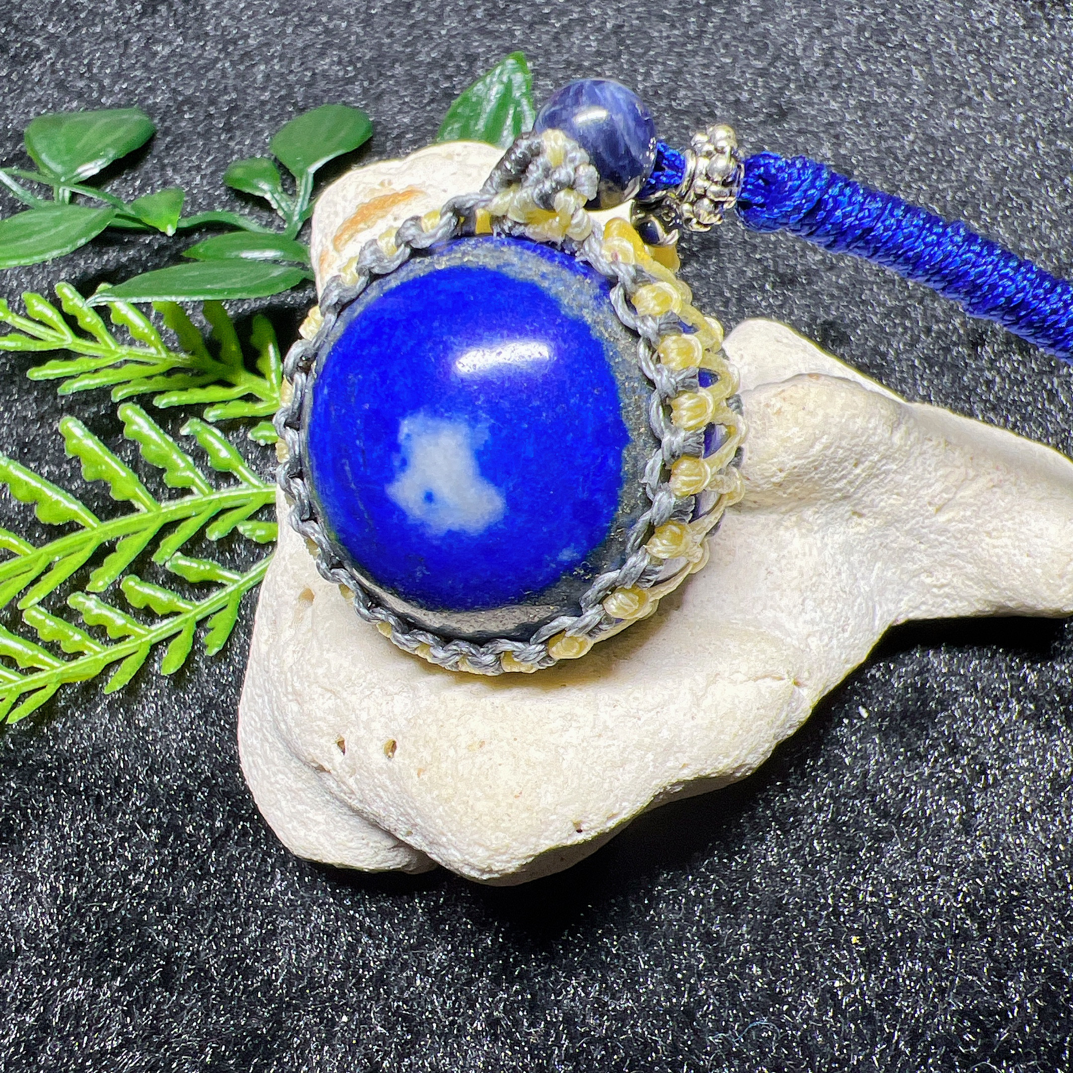 happyを呼び込む☆ラピスラズリ☆マクラメ☆ネックレス