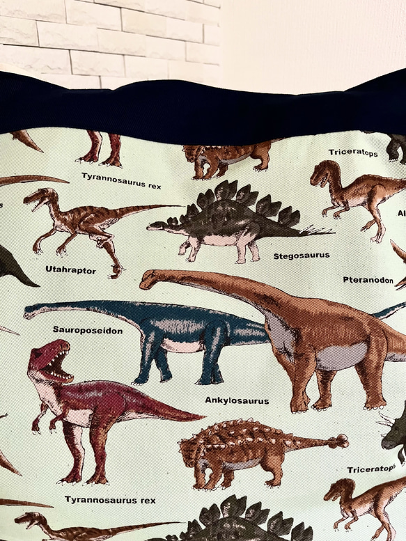 恐竜好き集まれ！パパもお似合いカッコいいマザーズバッグ/恐竜好き元気キッズ&パパ、ママにおすすめ/ダイナソーがいっぱい 5枚目の画像