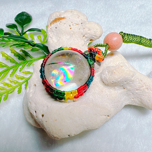 虹色のお守り☆キラキラ☆アイリス☆水晶☆マクラメ☆ネックレス