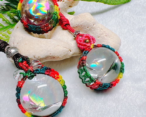 虹色オパールのマクラメネックレス 虹色オパールのマクラメネックレス