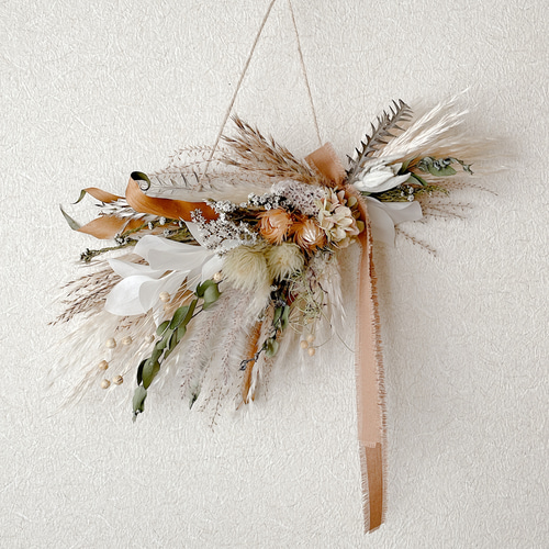 パンパスグラスの横向きスワッグ ブラウンベージュ ドライフラワー