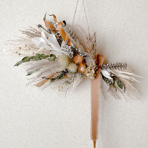 パンパスグラスの横向きスワッグ ブラウンベージュ ドライフラワー