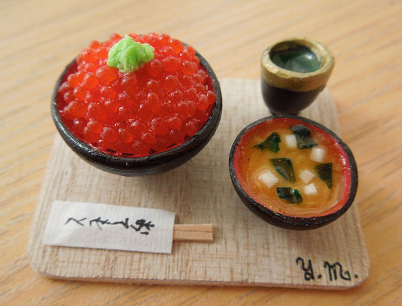 国産品 ミニチュアフード☆大盛いくら丼定食♪ 樹脂・レジン ym☆ 通販 装飾小物・アクセサリ