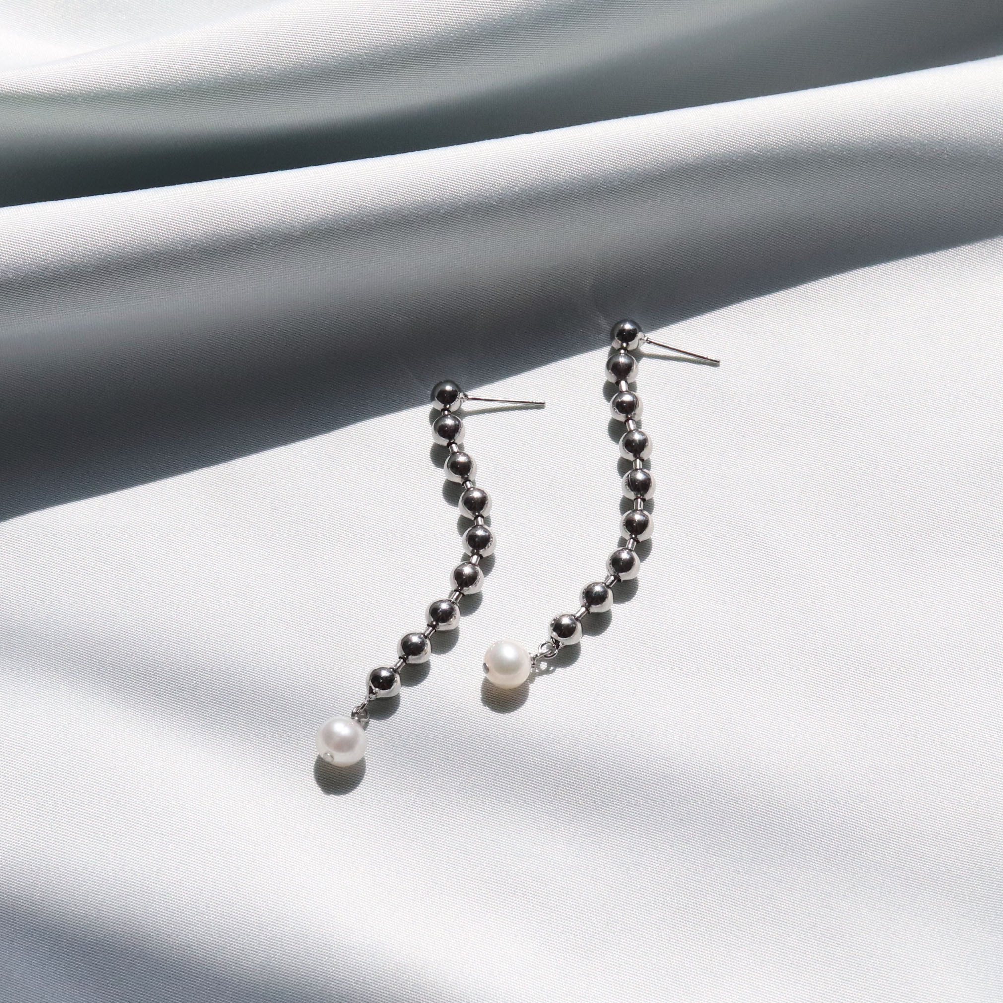 ボールチェーン＆パールピアス~plus stainless ball chain ＆ pearl pierce