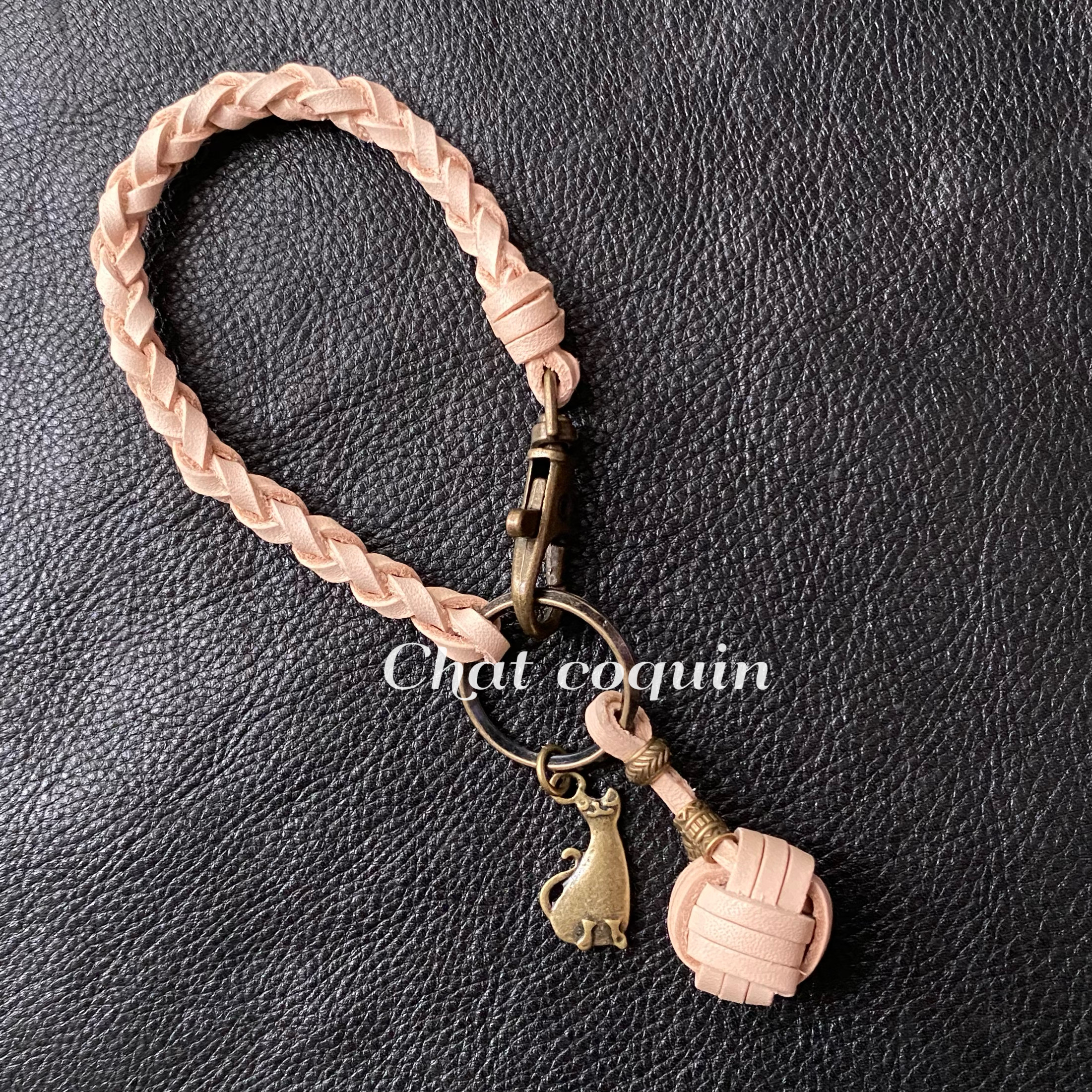 No4】蓄光猫さんのバッグチャーム 流れを感じる蓄光猫さんバッグ