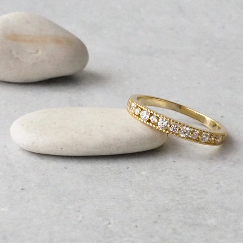 輝き透かし 華奢リング 繊細レース ハーフエタニティ ジルコニア