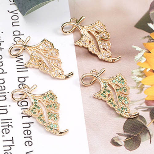 M10459-1 3個 高品質ジルコニアチャーム リーフ 13×25mm