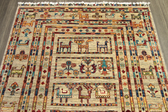 ナチュラルウールのグラデーション　パキスタン手織り絨毯　ガズニウール　アクセントラグ　100ｘ154cm　＃137 2枚目の画像
