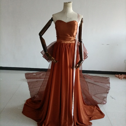 結婚式ドレス テラコッタ色 カラードレス トレーン ハートカット  