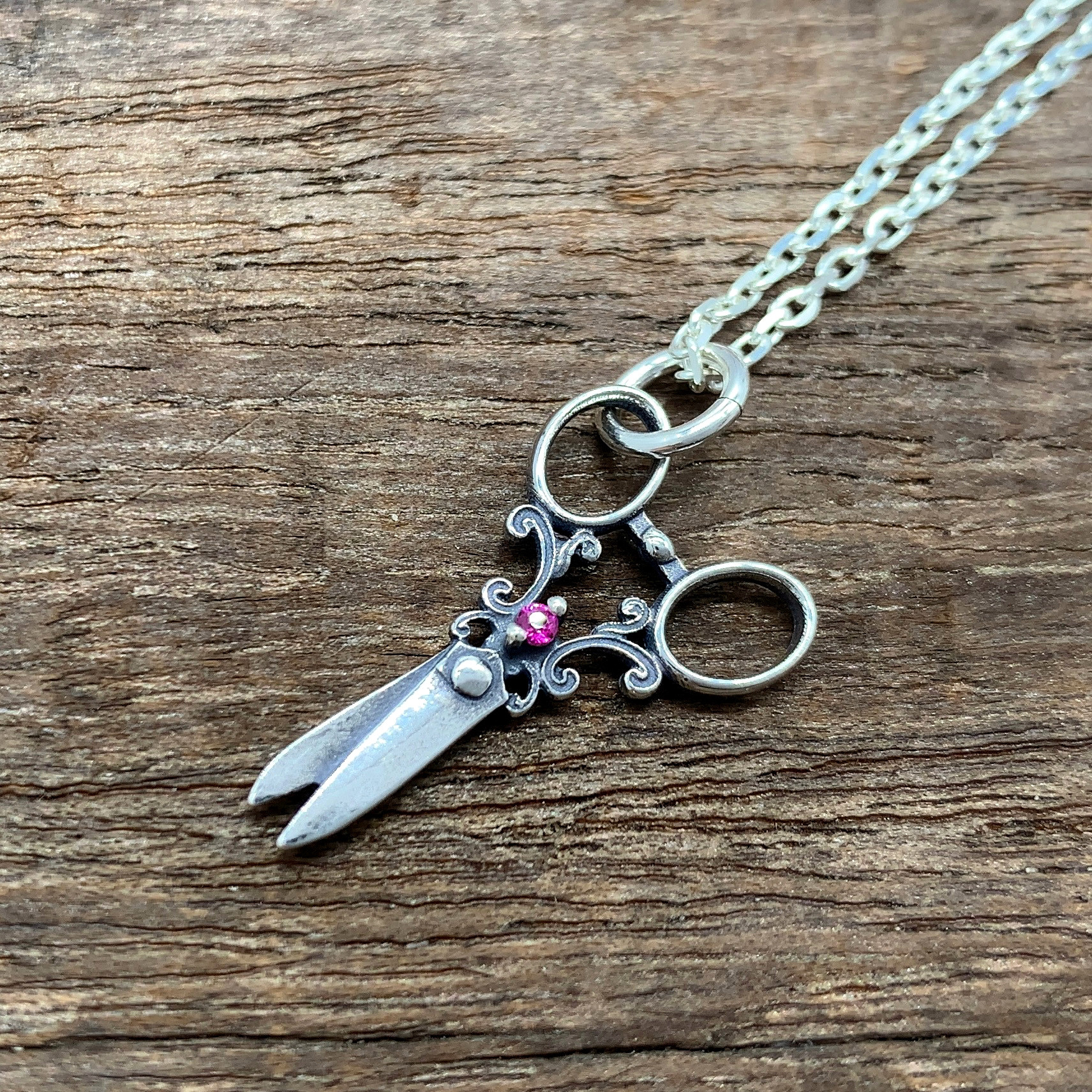 DENHAM シルバー はさみ型ペンダント ネックレス DENHAM はさみ型ペンダント シルバー ネックレス