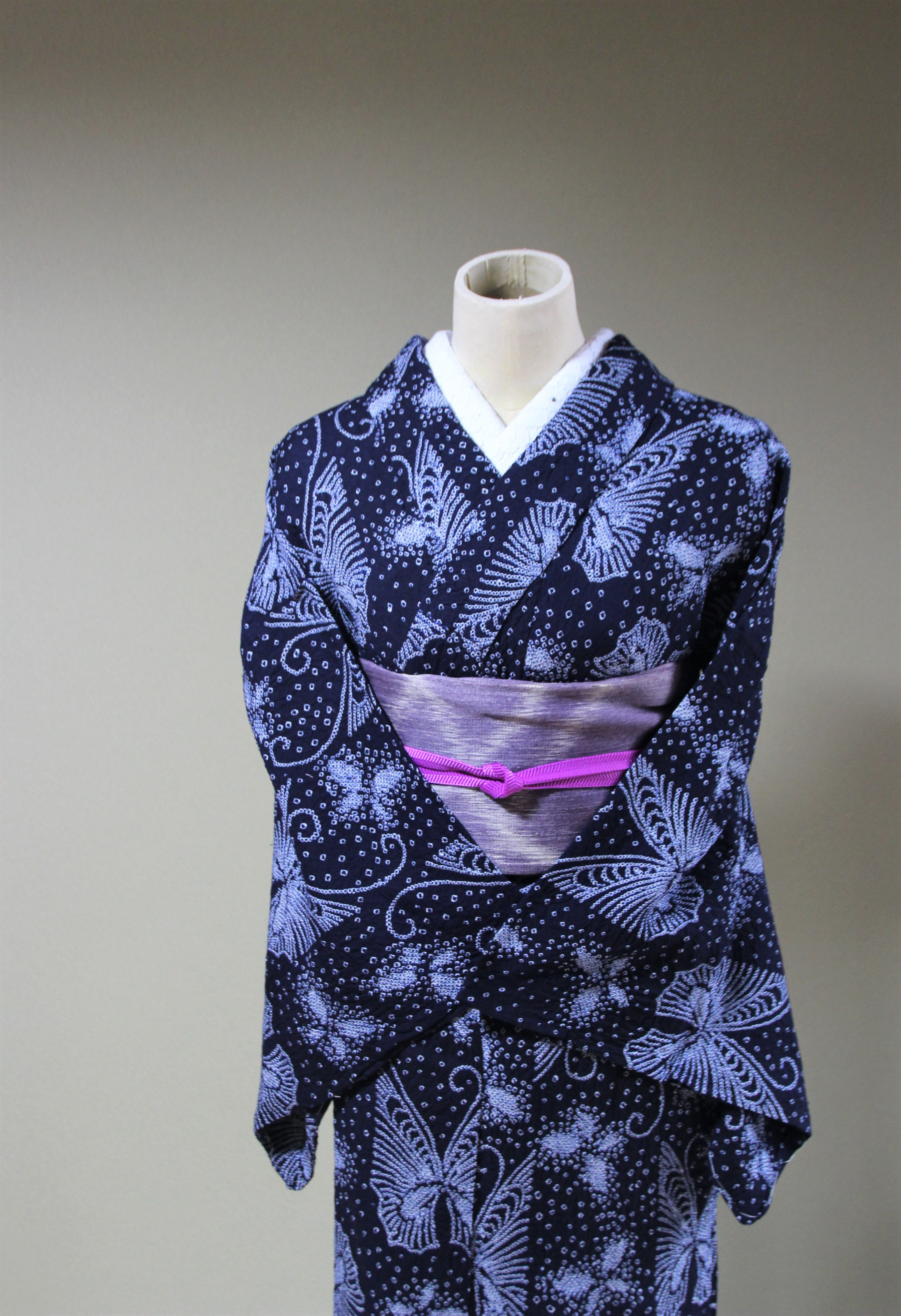 現代 有松鳴海絞 浴衣 【濃紺】細かい絞りが高級感 市松に並べられ