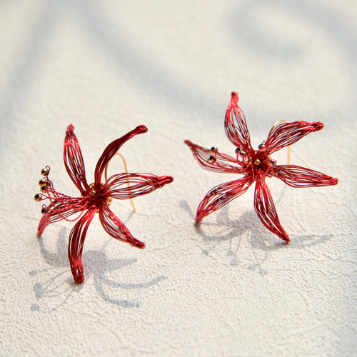 秋の花❤彼岸花イヤリング丨handmade銅糸かぎ針編みの花丨プチ