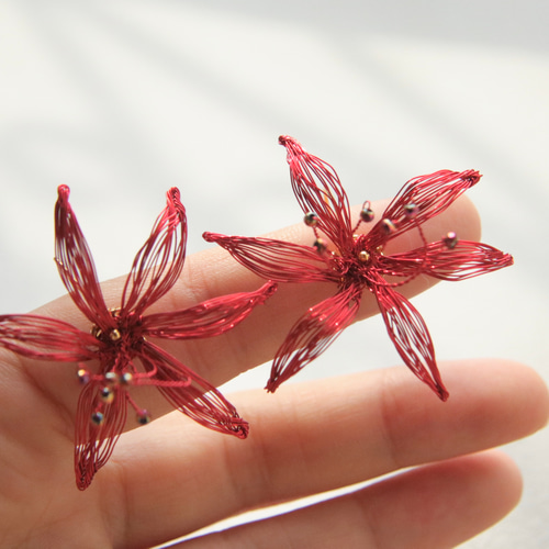 秋の花❤彼岸花イヤリング丨handmade銅糸かぎ針編みの花丨プチ