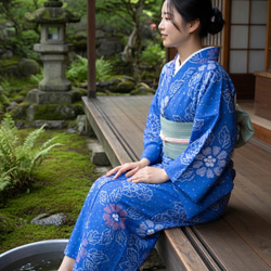 手染め藍 型染浴衣 青に近い紺 舞妓さんの浴衣ようなシンプルで古典的