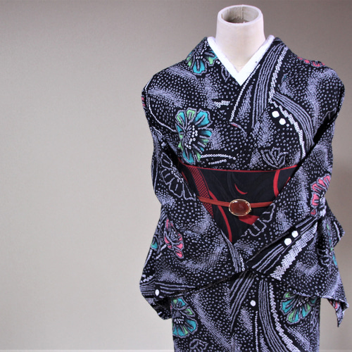 ◇現代 有松鳴海絞 浴衣◇【黒】妖しく揺れる芥子の花に細かい絞りが