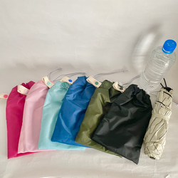 【再販しました】折り畳み傘袋　ペットボトルカバー   雨　水滴　吸収　濡れない　スポーティー　シンプル　 1枚目の画像