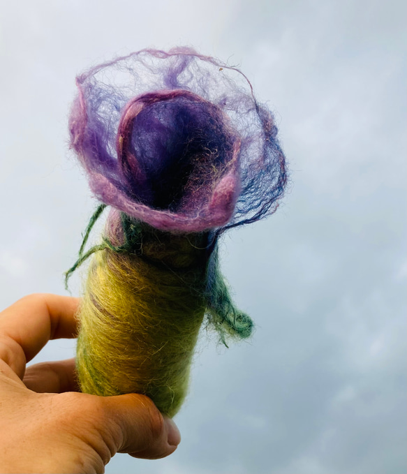 羊毛氈療癒系手作品~花瓶/花器/花花飾界-紫藍色系.綻放 第3張的照片