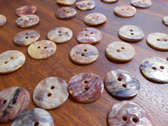 アコヤ貝のボタン　20mm　2穴　12個 6枚目の画像