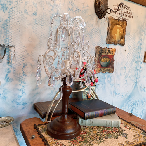 アンティークランプ（木製スタンド調） 豪華なアクリルビーズ