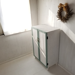 ナチュラルテイスト キャビネット 観音開きタイプ 扉付 収納棚 天板