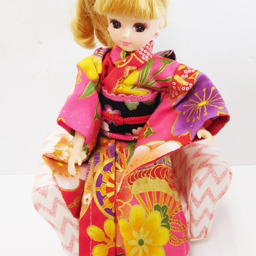 オーダー用　花柄　ハンドメイド　りかちゃん 服 リカちゃん用着せ替え服】花柄の着物・ピンク系の花・牡丹・梅・振袖