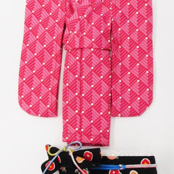 【リカちゃん用着せ替え服】幾何学模様の着物・スクエア・ピンク・振袖・帯セット 6枚目の画像