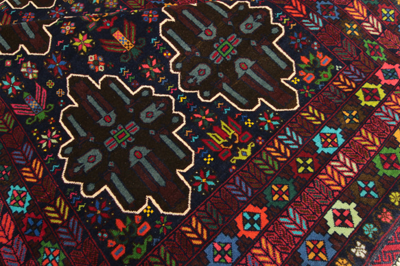 多色使いの美しいペルシアンバルーチ　手織り絨毯　部族絨毯　トライバルラグ　アクセントラグ　113x194cm　＃141 