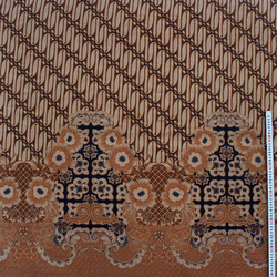 バティック 生地 インドネシア ジャワ更紗 花とパラン柄のコンビネーションモチーフ 3枚目の画像