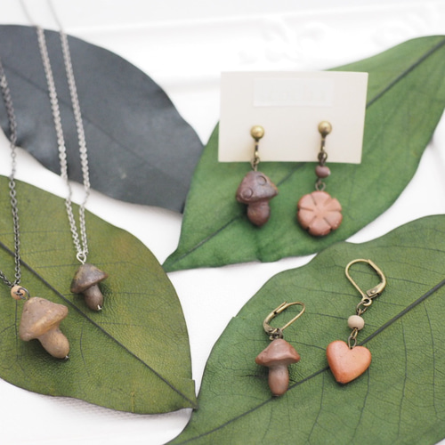 キノコの備前焼ネックレス（秋の特別価格） ネックレス・ペンダント