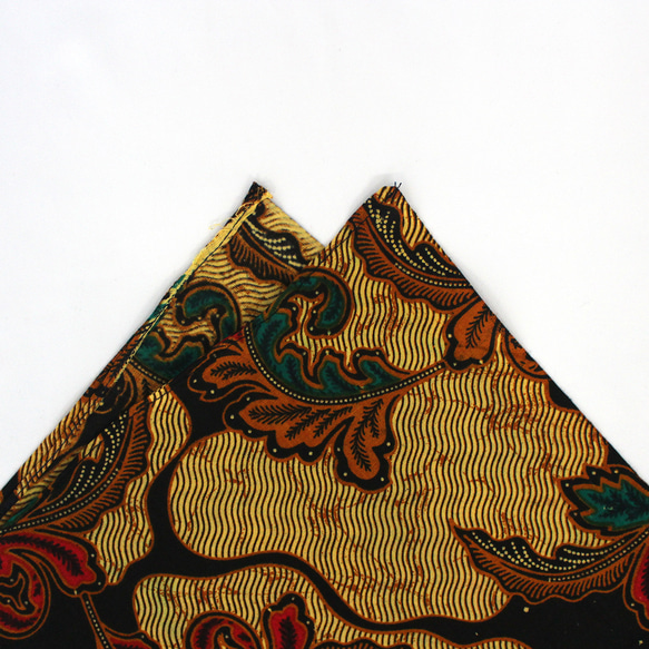 バティック 生地 インドネシア ジャワ更紗 カラフルな葉のモチーフ 5枚目の画像