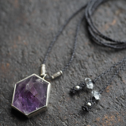 goethite in amethyst silver necklace (hachisu) 2枚目の画像