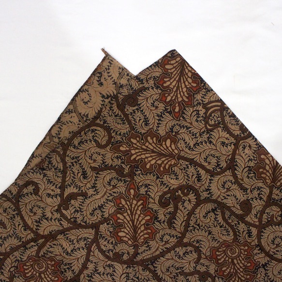 バティック 生地 インドネシア ジャワ更紗 葉のモチーフ パターン２ ブラウン 5枚目の画像