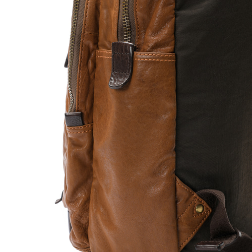 キャメル色 レザー リュック・バックパック リュック メンズ おしゃれ スクエア リュックサック A4 人気 PUレザー