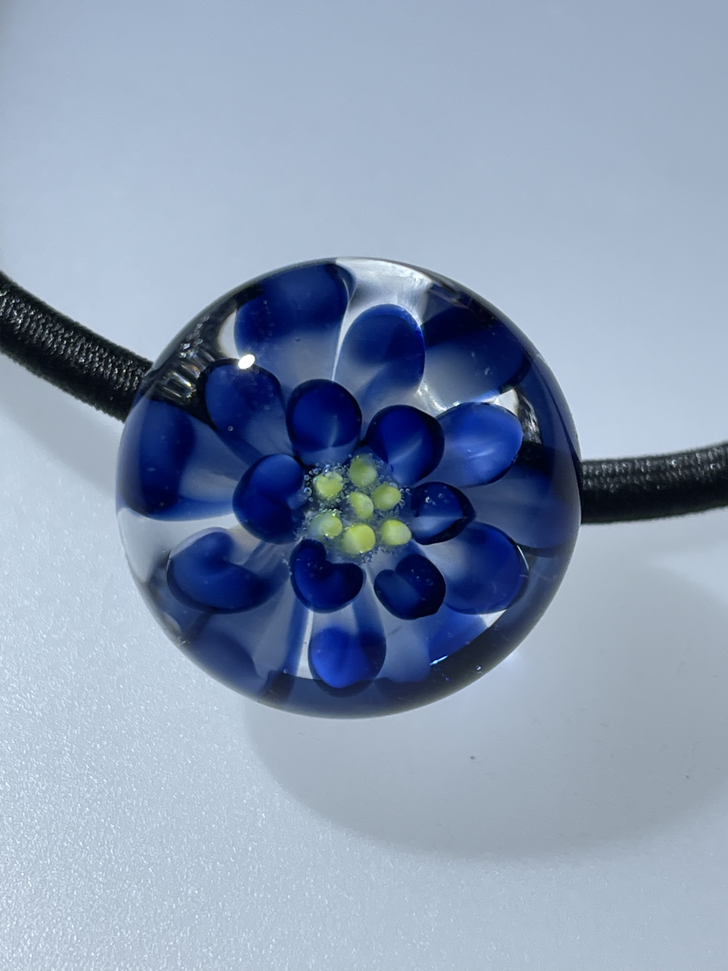 お花のヘアゴム　青