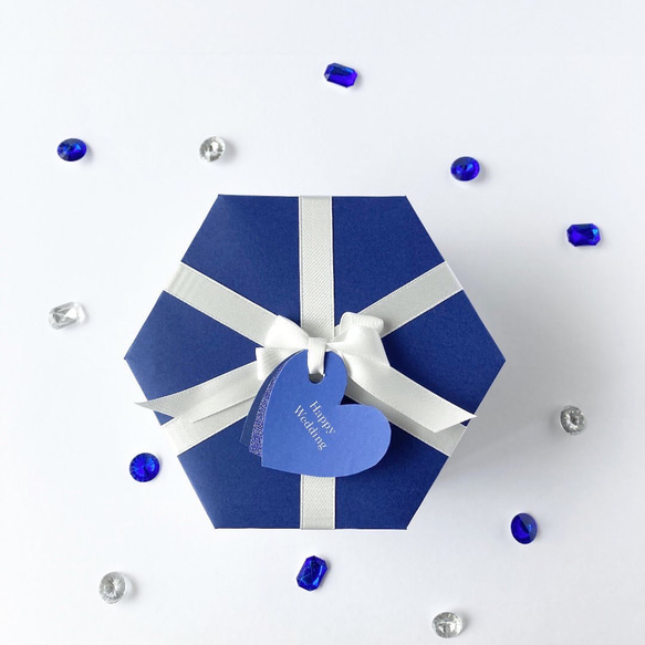 【結婚祝い用】名入れ✳︎カレンダーつき　六角形サプライズボックス　✳︎青×白✳︎ 2枚目の画像