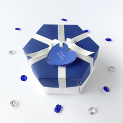 【結婚祝い用】名入れ✳︎カレンダーつき　六角形サプライズボックス　✳︎青×白✳︎ 6枚目の画像