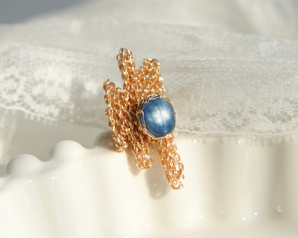 ブルー天然石k18ゴールドメッキブローチ丨セレモニー結婚祝いプチギフト 1枚目の画像