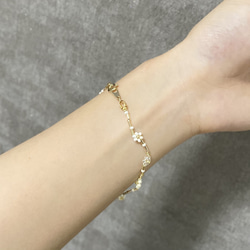 n e n e。♡ ビーズブレスレット ビーズブレスレット モノクロ黒花 - ハンドメイド雑貨 No.465