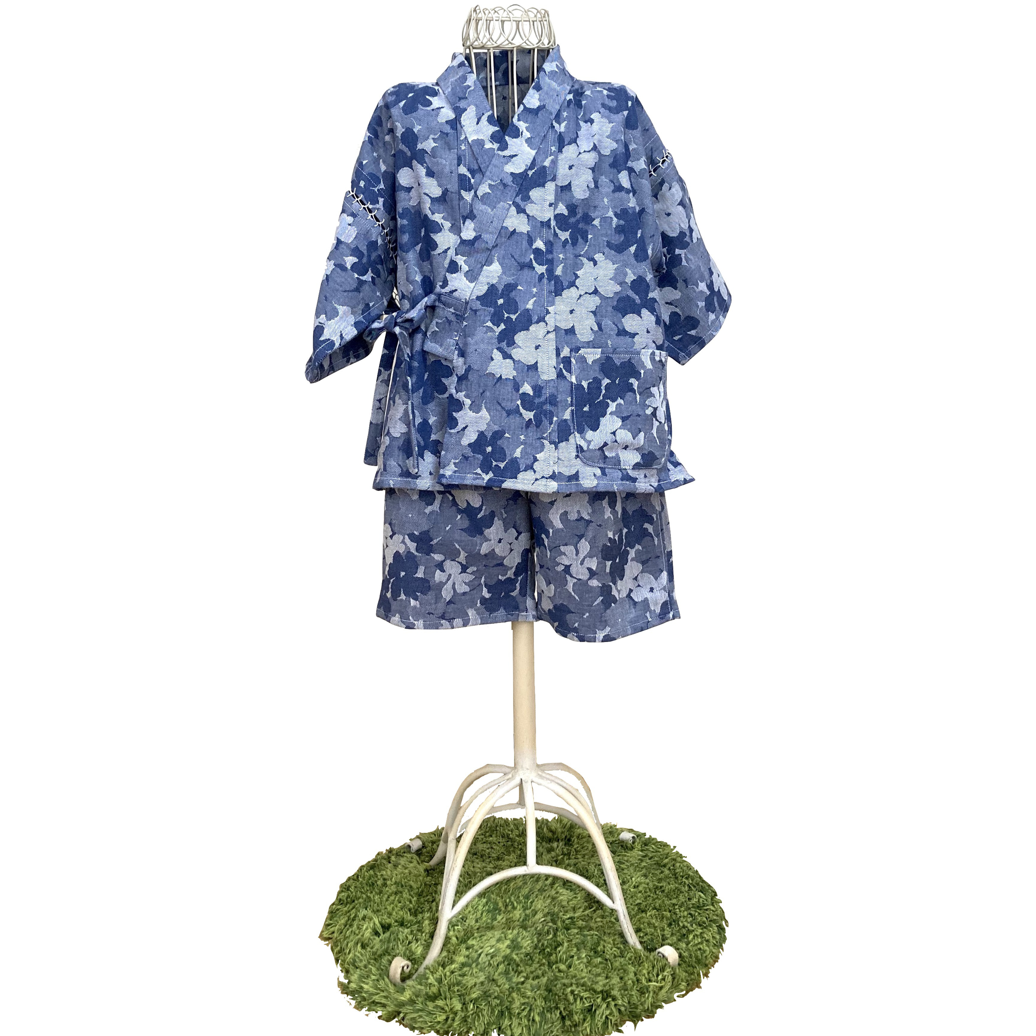 甚平キッズ／花柄デニム／フラワーモチーフ／上下セット／ウエストのゴム調整可能／千鳥がけ(かがり)／国内縫製