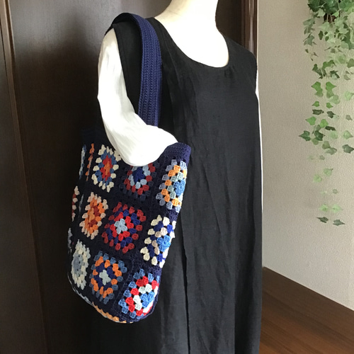 コットン肩掛けグラニースクエアランダムモチーフバック(ネイビーor