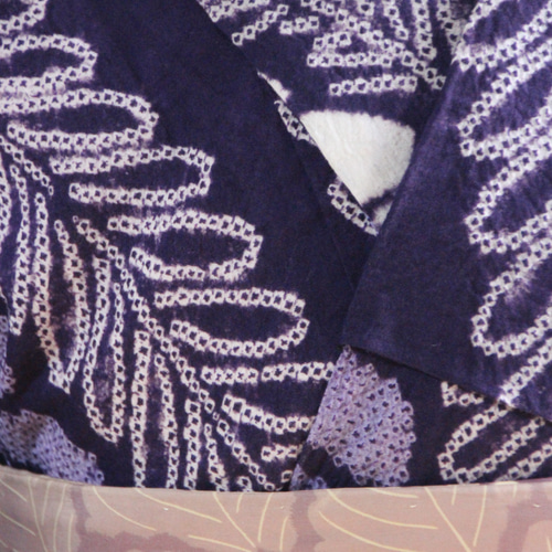 ◇現代 有松鳴海絞 浴衣◇【藤色×青紫】斜めにはしる藤の花がモダン 袖