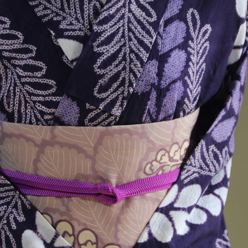 ◇現代 有松鳴海絞 浴衣◇【藤色×青紫】斜めにはしる藤の花がモダン 袖
