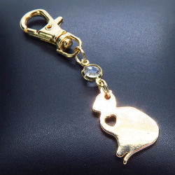猫デザイン 金属製キーホルダー ゴールド ゴールドカラー 猫シルエットモチーフとラインストーンの